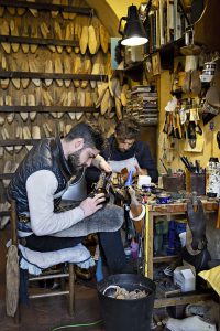 Artigiani al lavoro