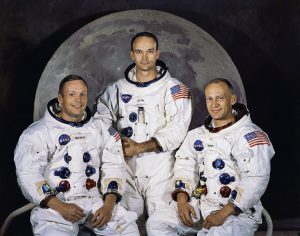 L’equipaggio della missione Apollo 11 L’equipaggio della missione Apollo 11